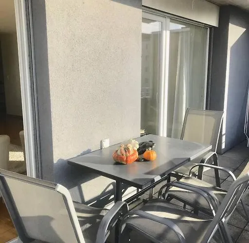 Comfortable, Sunny, Quiet, Good Location! Apartament