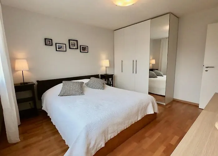 Comfortable, Sunny, Quiet, Good Location! Apartamento *