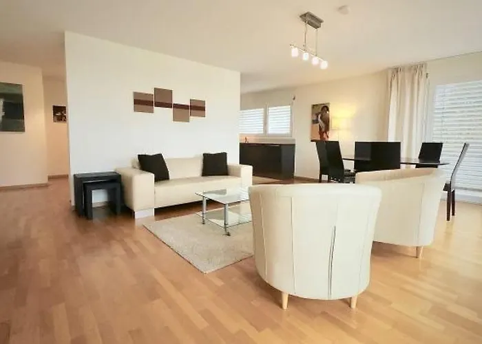 Comfortable, Sunny, Quiet, Good Location! Lausana